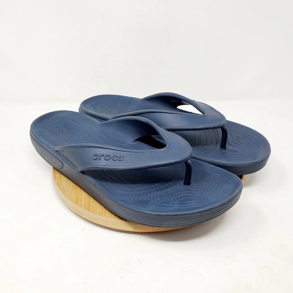 Crocs Sandals Mens 11 Blue Slip‎ On Classic II Flip Flop Sandals Pool Beach Blue